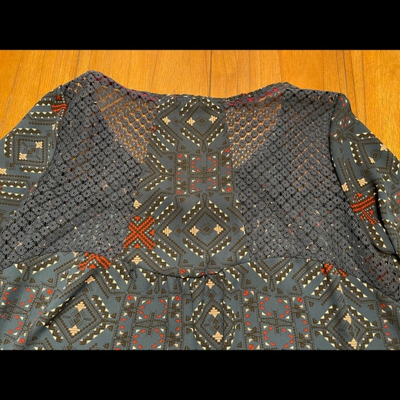Navy Blue Aztec Print Top - Picture 3 of 6